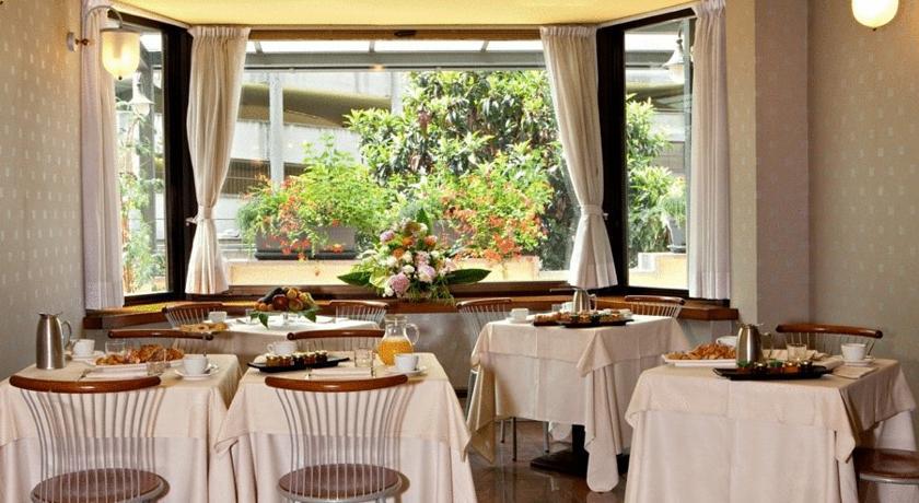 Atahotel Executive Milano Restaurant foto